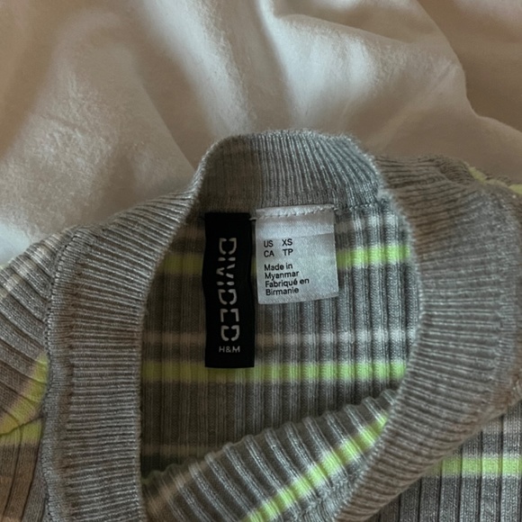 Tight shirt - Picture 2 of 2